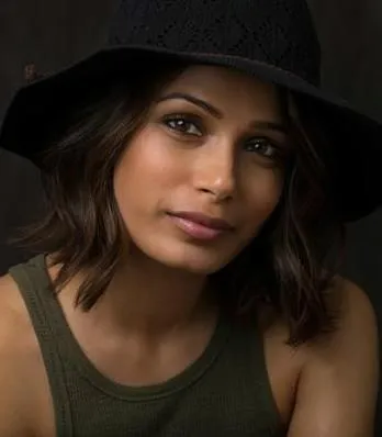 Freida Pinto mengaku hubungannya dengan Dev Patel kini baik-baik saja sebagai teman baik @pinkvilla.com