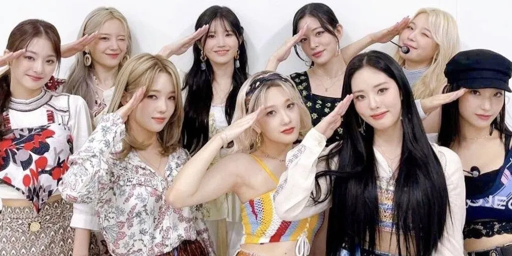 fromis 9 - Escape Room