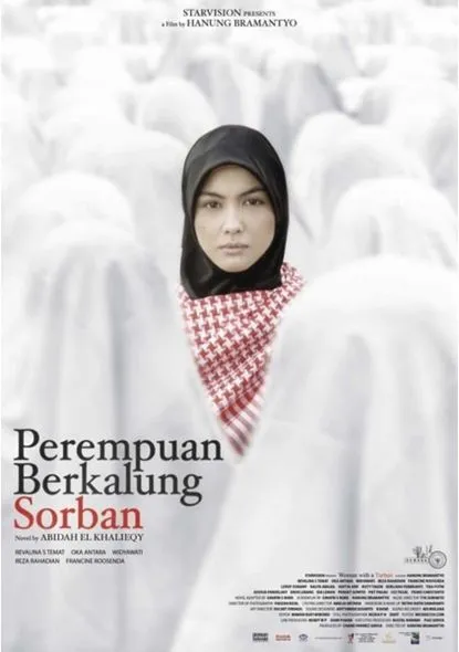 PEREMPUAN BERKALUNG SORBAN (Credit: Kharisma Starvision Plus)