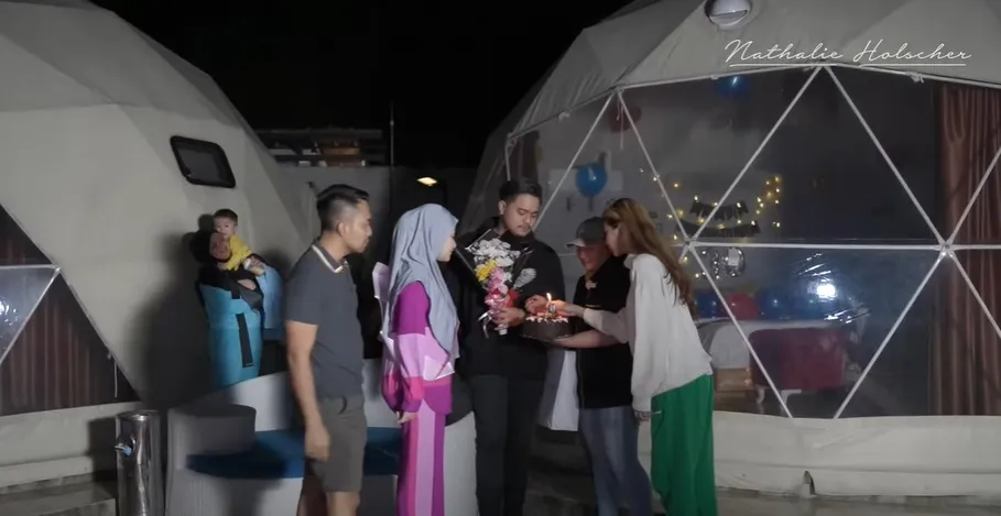 (credit: Youtube.com/NATHALIE HOLSCHER)