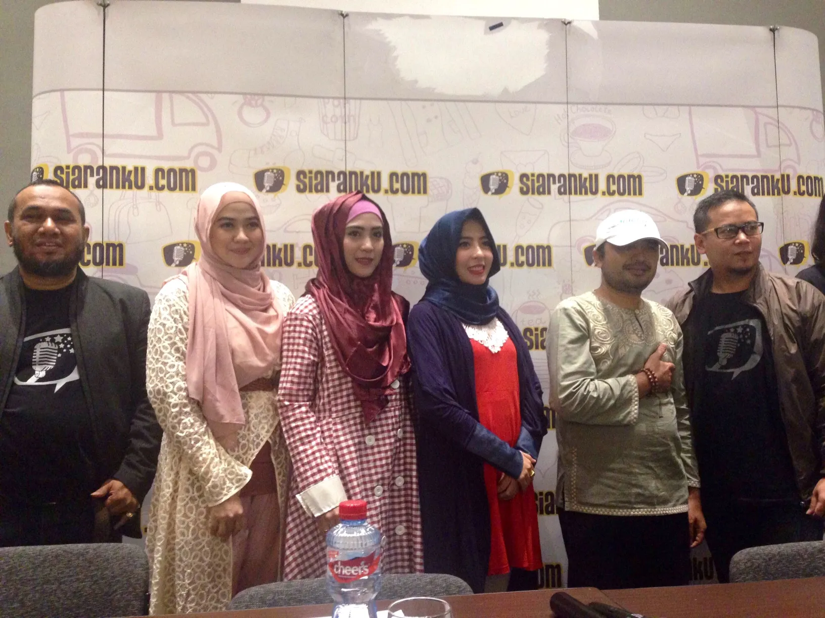 April akan jadi pembicara di sebuah situs © KapanLagi.com®/Hendra Gunawan