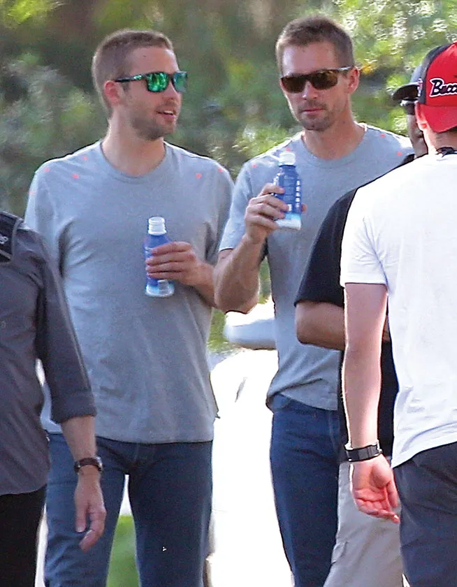 Cody (kiri) dan Caleb Walker, gantikan posisi Paul Walker dalam FURIOUS 7/© The Hollywood Reporter