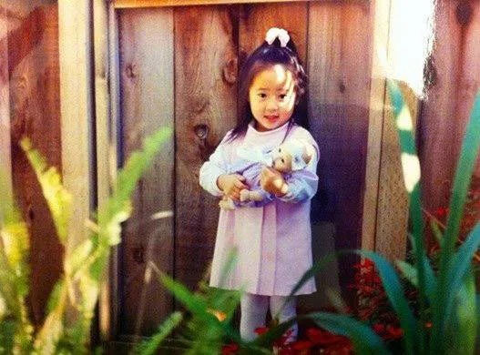 Krystal fx saat masih balita @allkpop.com