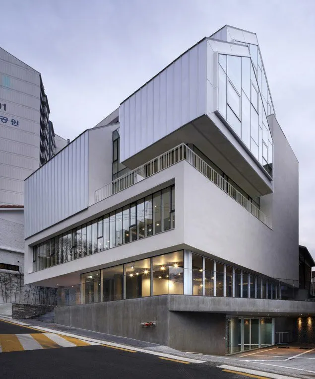 Gedung unik yang dibeli G-Dragon. Credit: Allkpop.com