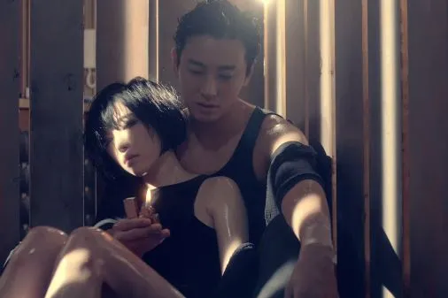 Ga In dan Joo Ji Hoon sata akting bareng di MV © Mystic Ent