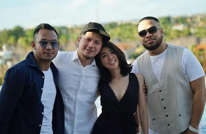Gisel memberikan tanggapannya atas foto dengan baju yang dianggap netizen terlalu terbuka © instagram.com/gisel_la