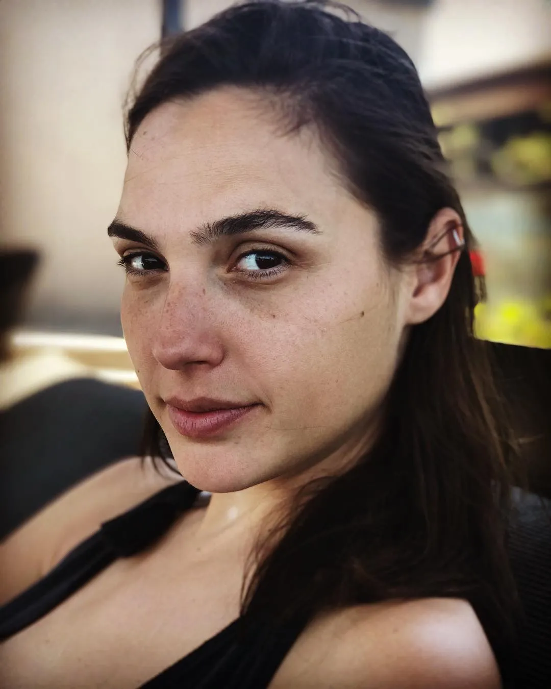 Gal Gadot tanpa makeup, dan curhat soal rutinitasnya jadi ibu © instagram.com/gal_gadot