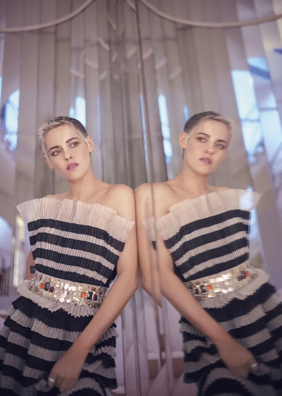 Kristen Stewart merasa ada positif dan negatif di masa kepemimpinan Donald Trump © Harper's Bazaar
