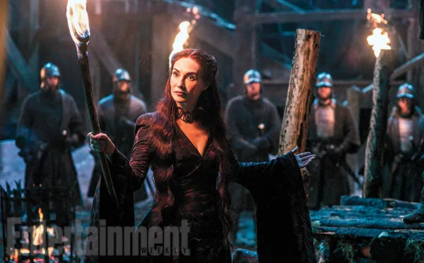 Pablo Iglesias berikan DVD GAME OF THRONES kepada raja Spanyol/©HBO/Entertainment Weekly
