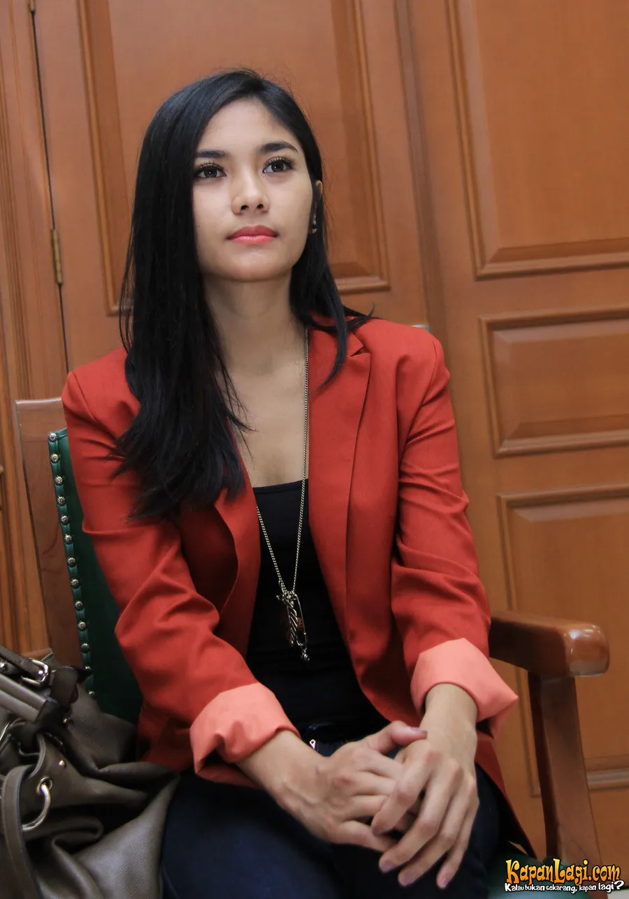 Garneta Haruni resmi bercerai