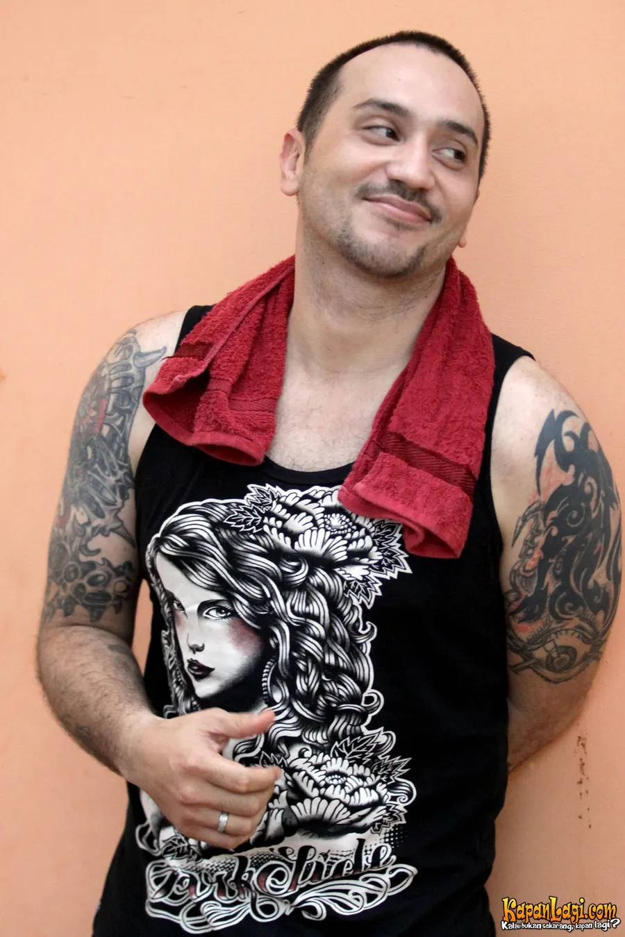 Gary Iskak punya puluhan tato di tubuhnya. ©KapanLagi.com
