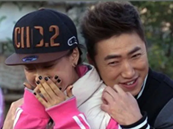 Gary jealous saat melihat Jang Dong Min mesra dengan Song Ji Hyo @soompi.com