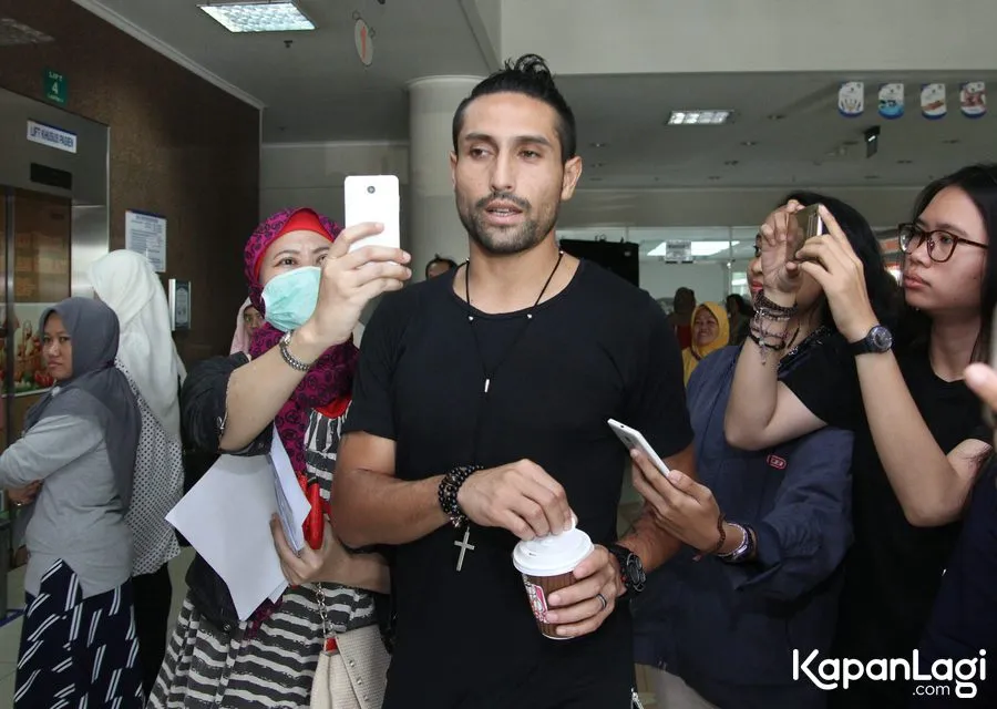 Gaston kerap berkunjung ke RSCM. © KapanLagi.com/Agus Apriyanto