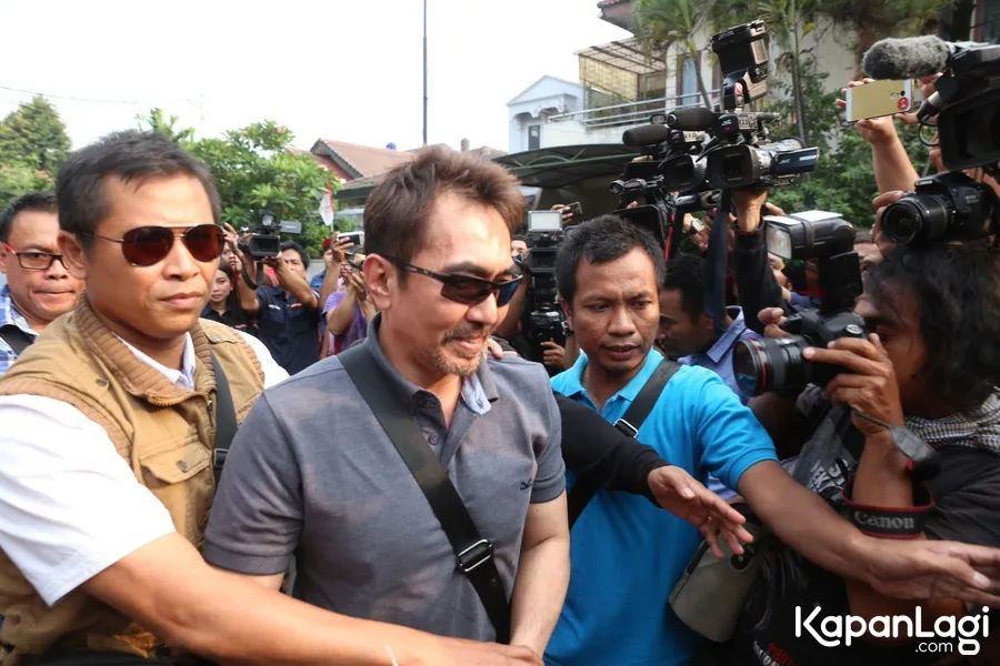 AA Gatot Saat Tiba di Rumahnya © Kapanlagi/Budy Santoso