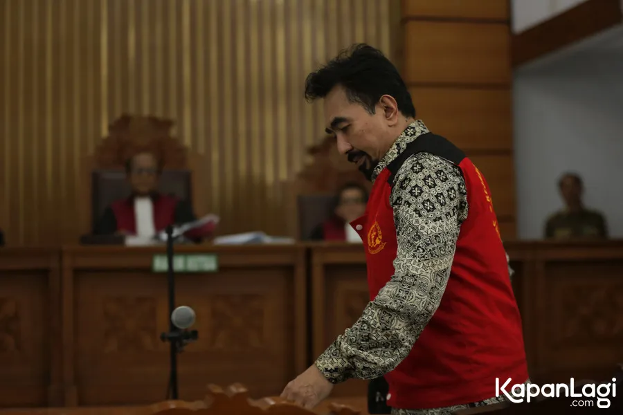 Aa Gatot jalani sidang perdana kasus kepemilikan satwa dilindungi & senjata api © KapanLagi.com®/Budy Santoso