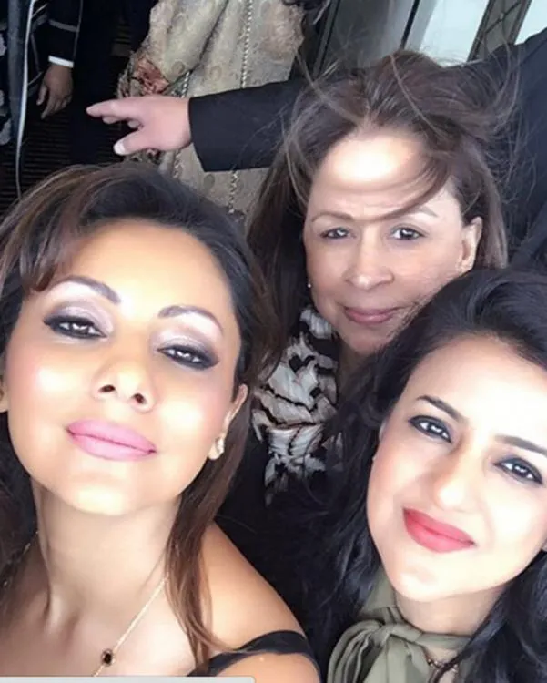 Wajah Gauri Khan dengan make up ala milenium, aneh? ©pinkvilla