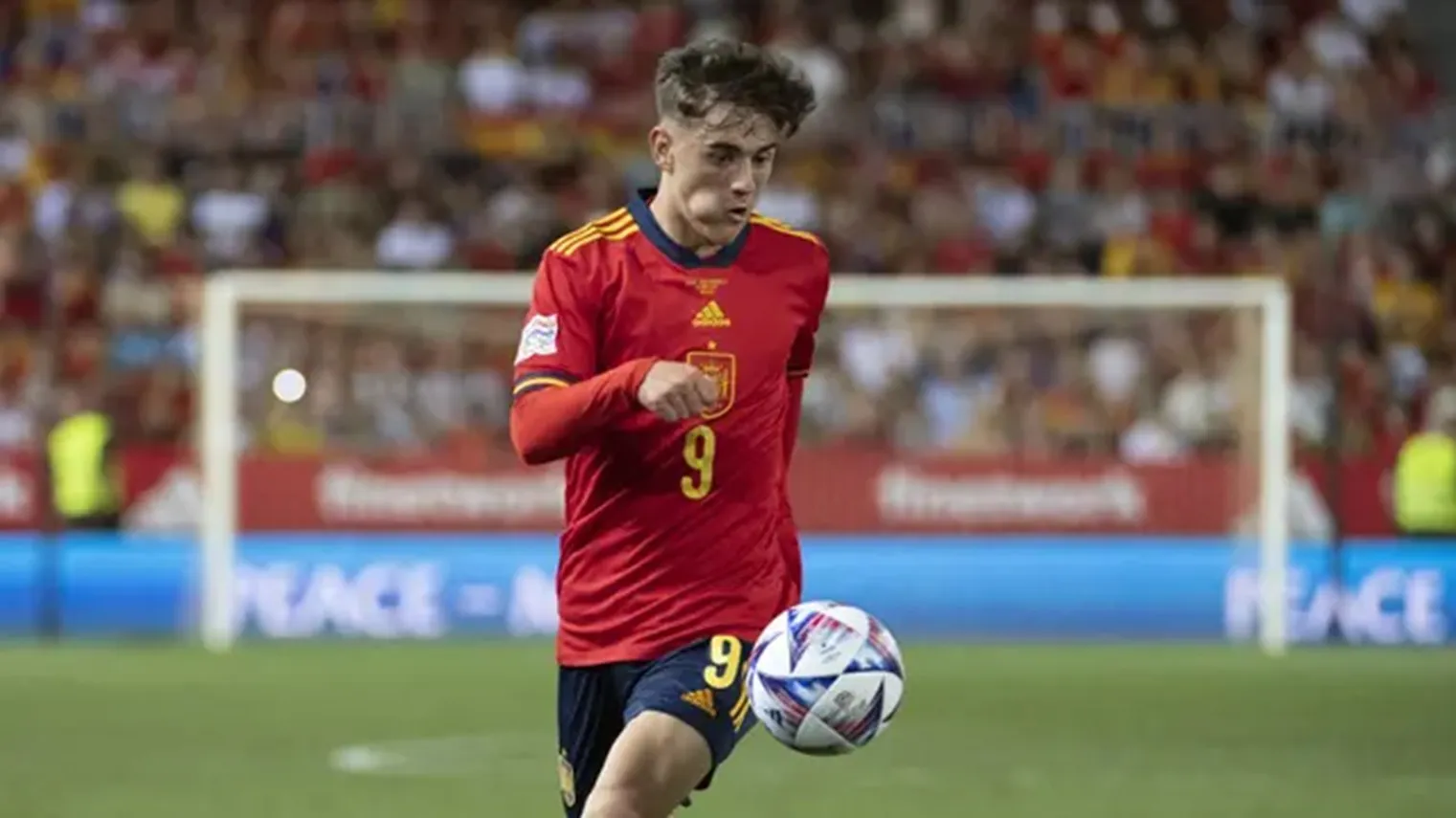 Gavi, gelandang tengah Spanyol.(AFP/Jorge Guerrero)