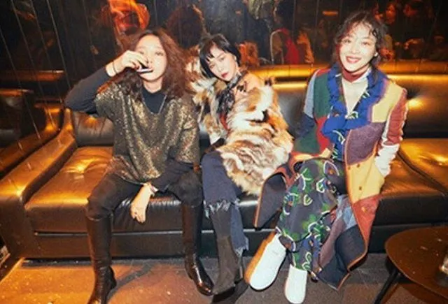 Sulli dkk hadir di pesta GD di Paris © instagram.com/peaceminusonedotcom