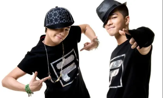 G-Dragon dan Taeyang menunjukkan dukungan untuk CL.