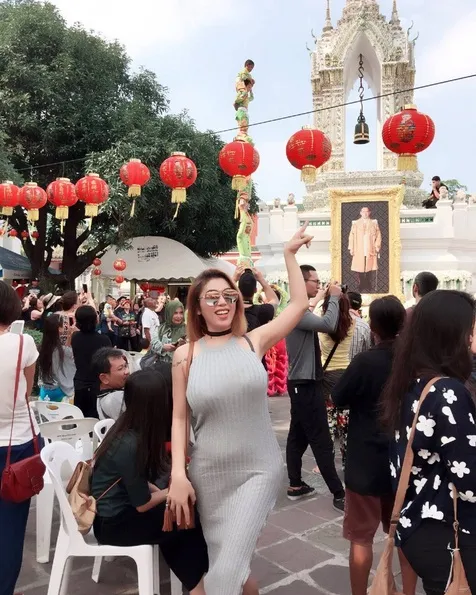 Gaya Gebby Vesta saat liburan di Thailand. /©instagram.com/gebby.vesta_