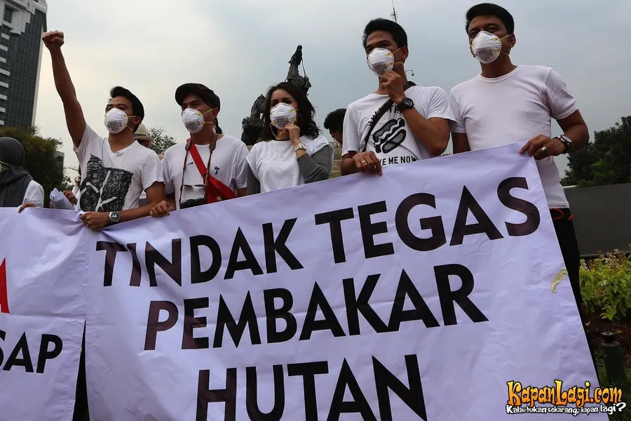 Aksi #TinjuMusuhAlam yang diikuti oleh Geisha melawan kabut asap/©KapanLagi.com®/Budy Santoso