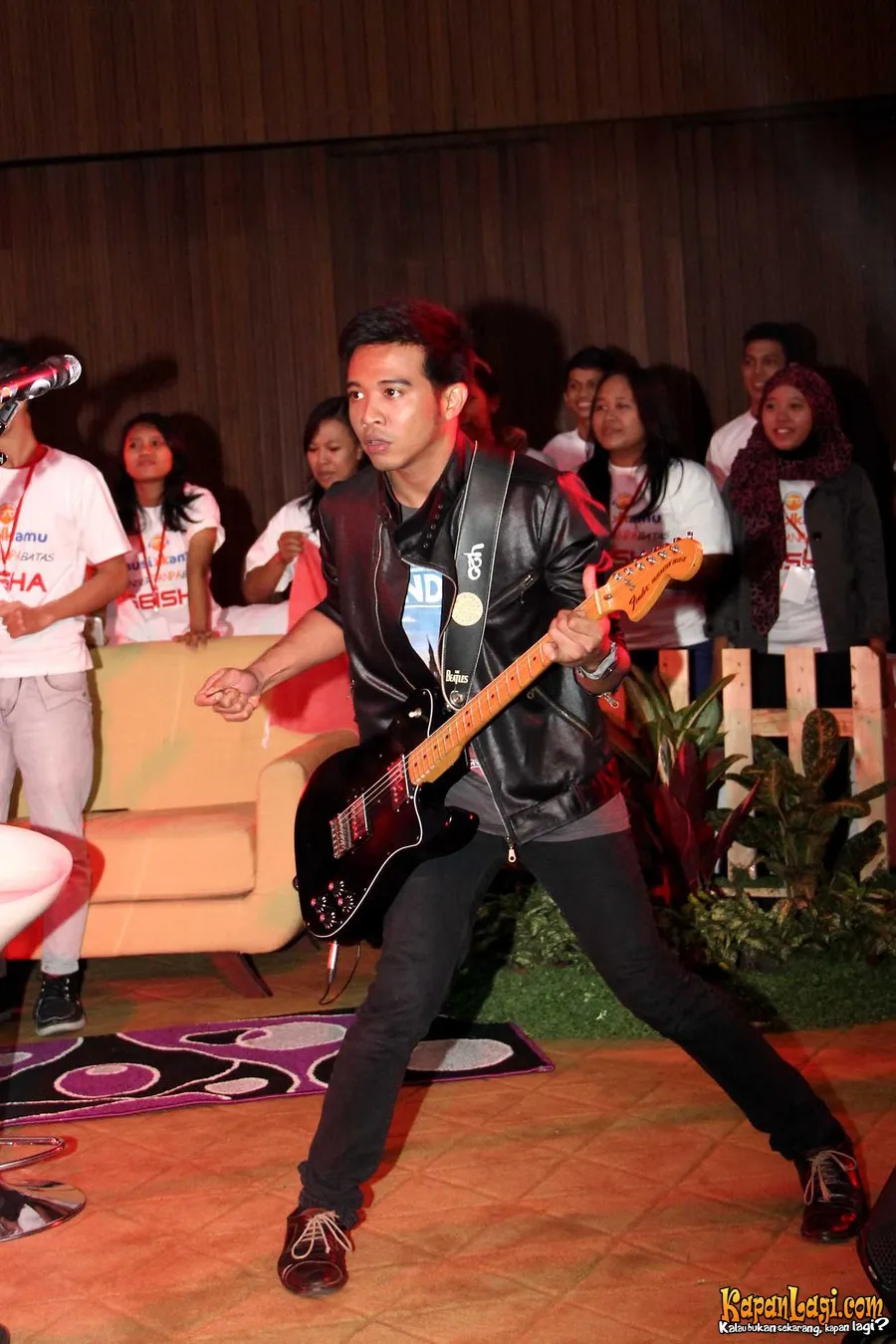 Aksi Roby saat tampil bersama Geisha