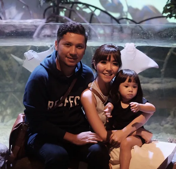 Bersama dengan Baby Gempi, keluarga  kecil yang satu ini selalu nampak harmonis dan kompak. /©instagram.com/gisel_la