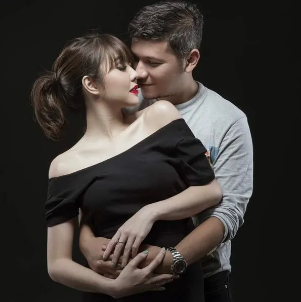 Gading Marten dan Gisella Anastasia adalah pasangan sesama seleb yang hingga kini tetap mesra. /©instagram.com/gadiiing