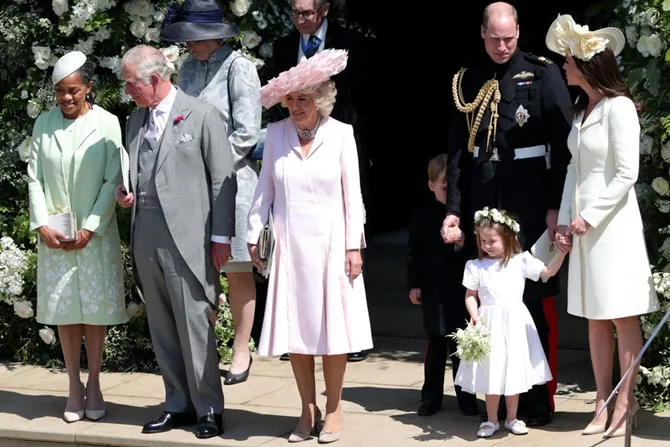 Pangeran George terlihat cemberut dan menutup diri (credit: AFP)