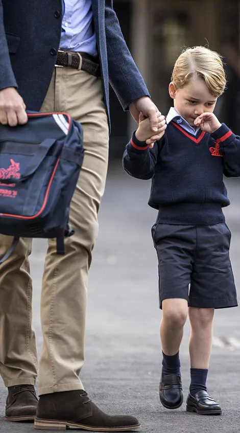 George sepertinya kurang antusias untuk hari pertama sekolahnya kali ini © dailymail.co.uk