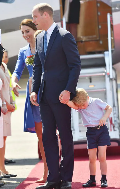 George tampak begitu ngantuk dan mager © Shutterstock/dailymail.co.uk