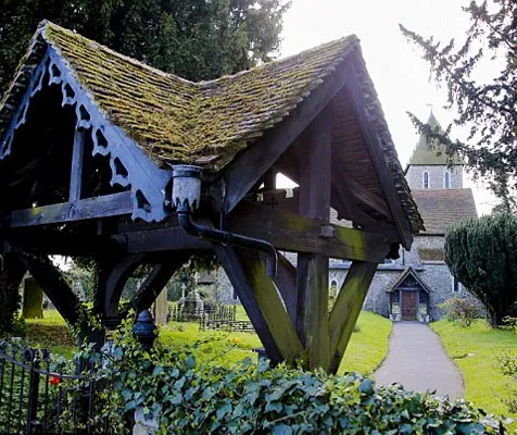 Gereja Tempat Upacara Pemakaman Peaches Geldof @ dailymail.co.uk