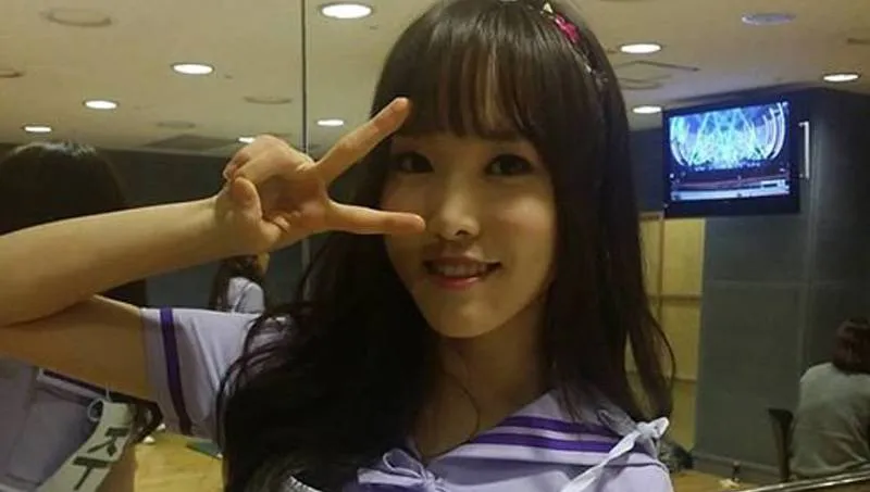 Keadaan Yuju terbaru, saat meyakinkan para fans jika dirinya baik-baik saja. ©allkpop.com