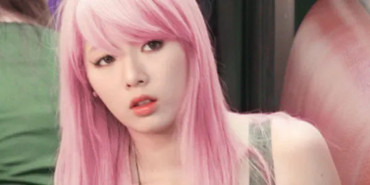 ©pinkhairkpop.tumblr.com