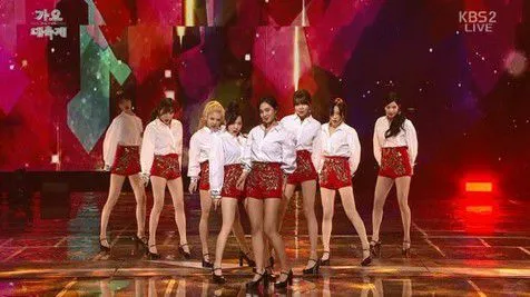 Kostum Terbaru SNSD Hasil Plagiat?