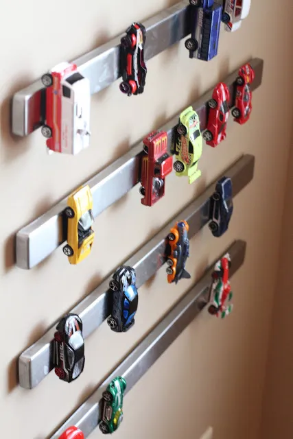 Magnet untuk merapikan koleksi diecast? why not © goodhousekeepingcom