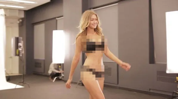 Gigi Hadid tampil di Victoria's Secret Show 2015 © Instagram/victoriassecret