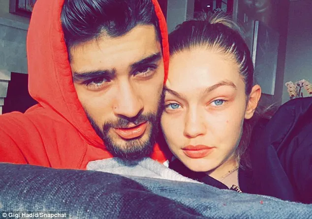 Zayn dan Gigi mesranya bikin iri! © Gigi's Snapchat