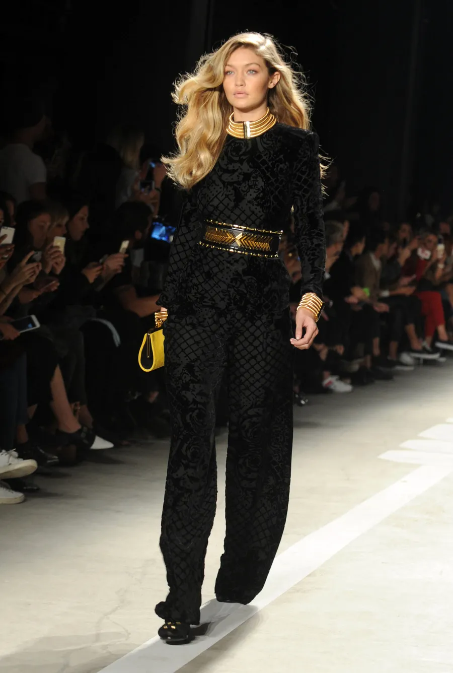 Gigi Hadid dikabarkan masih nggak yakin pada Zayn Malik © Splashnews.com