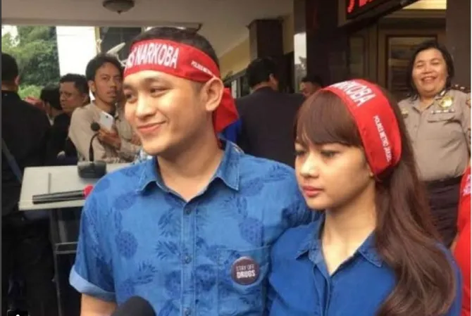 Gilang Dirga dan Adiezty Fersa saat deklarasi anti narkoba di Polres Jakarta Selatan (credit : instagram.com/gilangdirga)
