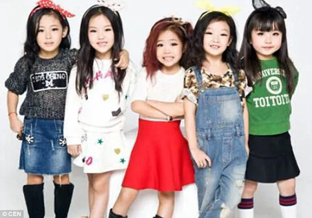 Mini Girls menuai kontroversi karena debut di usia yang dianggap terlalu muda. ©jpopasia.com