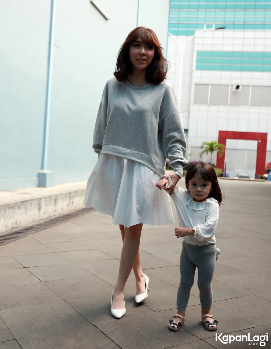 Gisella Anastasia sudah biasakan Gempi pakai perhiasan sejak kecil © KapanLagi.com®/Muhammad Akrom Sukarya