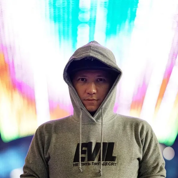 Sebelum terjun ke dunia hiburan, Gading Marten ternyata merupakan pemain sepak bola. /©instagram.com/gadiiing