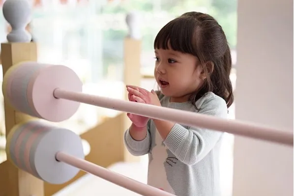 Tingkah kocak yang kelucuannya, membuat Baby Gempi populer di dunia sosial media. /©instagram.com/gisel_la