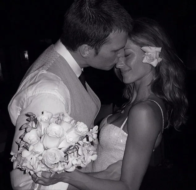 Pernikahan Tom Brad dan Gisele Bundchen tahun 2009 @ dailymail.co.uk