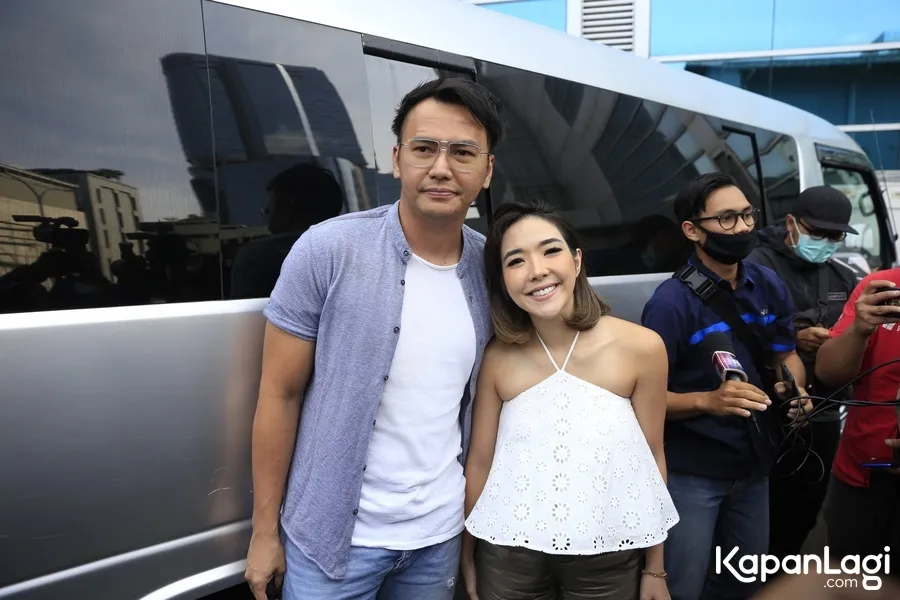 Wijaya Saputra & Gisella Anastasia pada 2020 lalu © KapanLagi.com/Bayu Herdianto