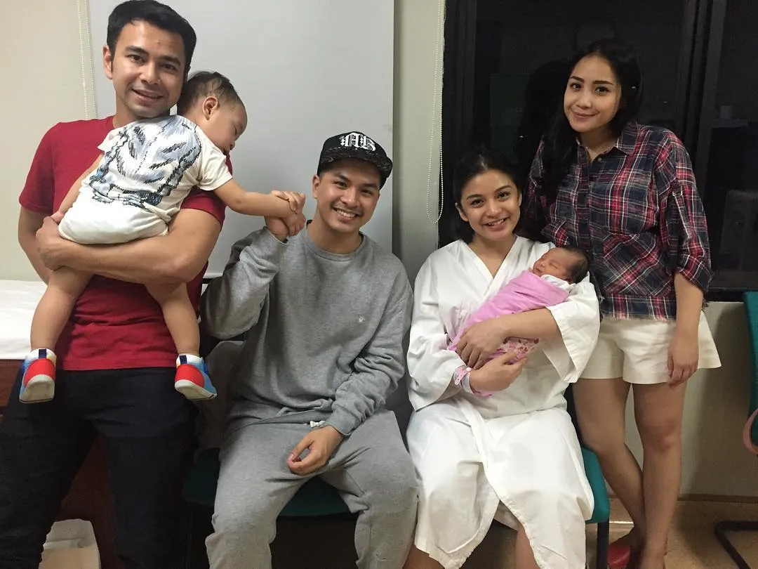 Rafathar ketiduran saat kunjungi Nastusha © Instagram/glennalinskie
