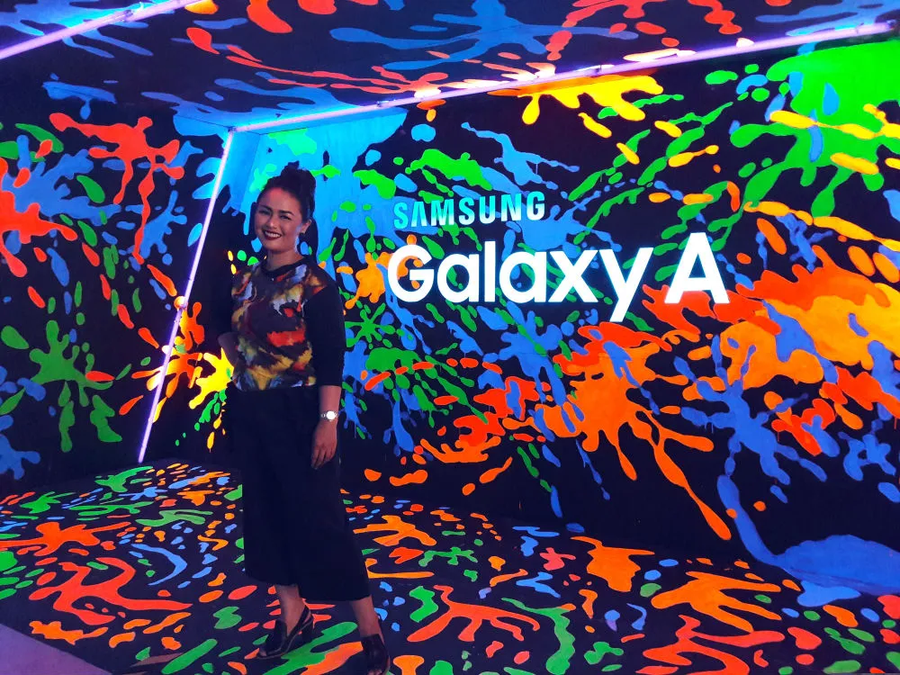 Glowing Room, Spot Cantik Samsung GALAXY A Avenew Party