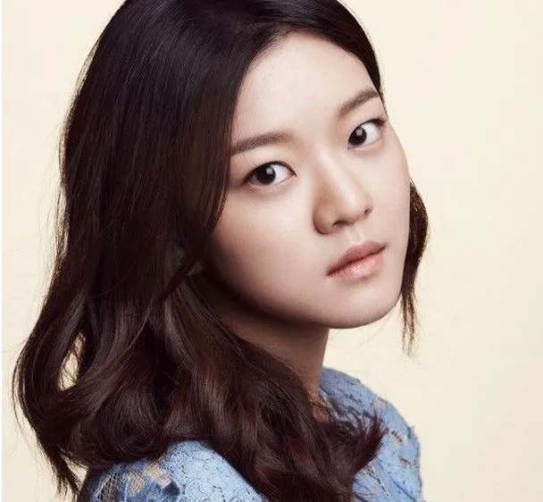 Go Ah Sung akan bermain dengan Siwan ZE:A untuk film terbaru. ©soompi.com