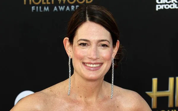 Gillian Flynn @ aceshowbiz.com